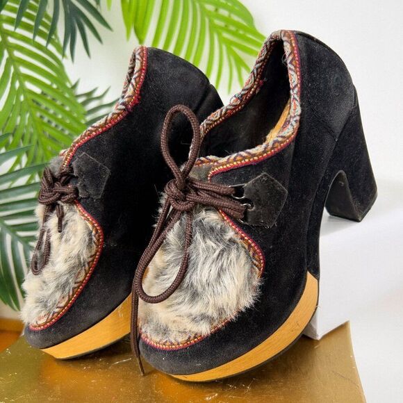 Vintage Y2K Rocket Dog Black Nordic Chunky Faux Fur High Heel Ankle Booties / 9 - Picture 1 of 11